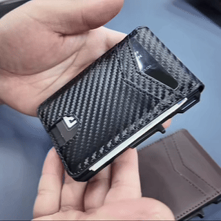 ARTHUR ATELIER® Minimalist Wallet - Maximum Capacity. Minimal Footprint.